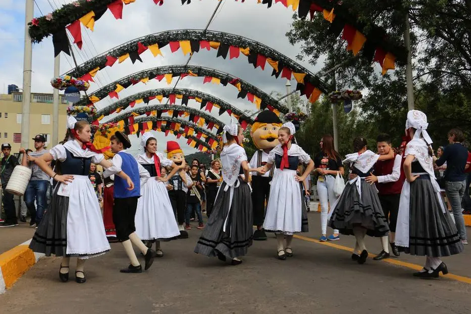 Seis viagens imperdíveis para os apaixonados por cerveja - Oktoberfest de Igrejinha - Você Falou Cerveja