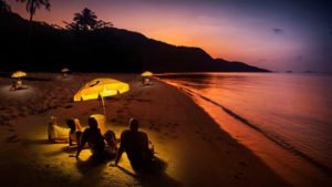 Leia mais sobre o artigo Guarda-sol da Skol prolongar tempo de permanência na praia