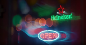 Leia mais sobre o artigo Heineken mostra como socializar de forma consciente com o retorno dos bares