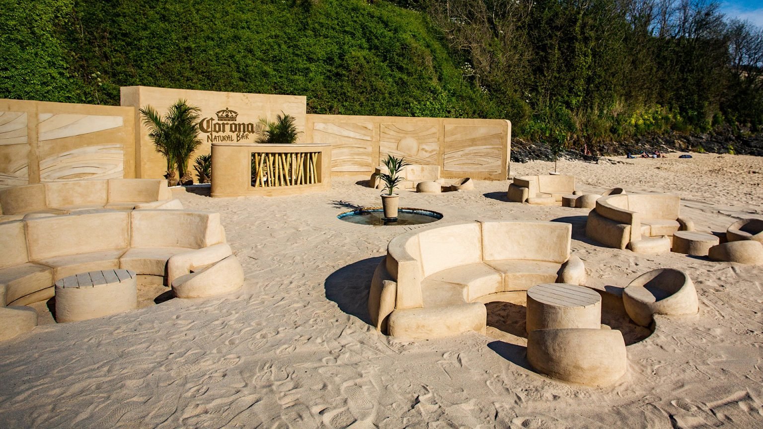 Corona cria bar de praia feito apenas com ingredientes naturais - Você Falou Cerveja - Blog Cervejeiro