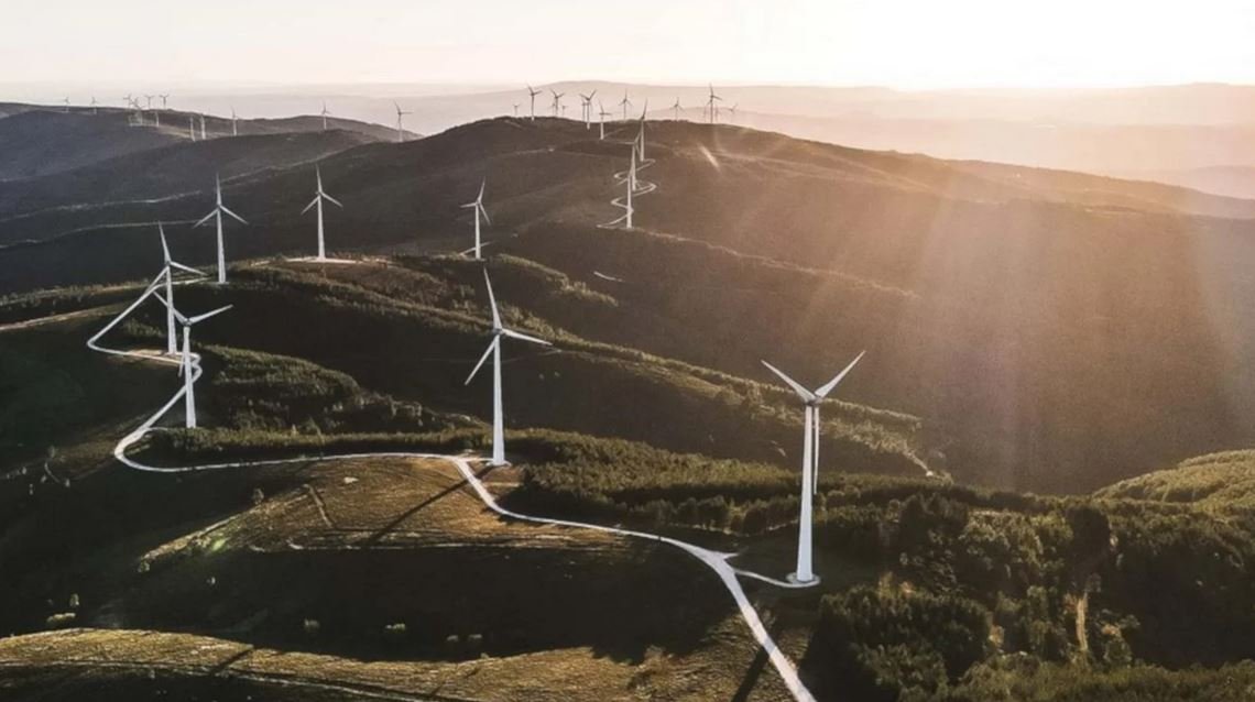 Leia mais sobre o artigo Heineken lança projeto para facilitar acesso à energia verde para bares e restaurantes