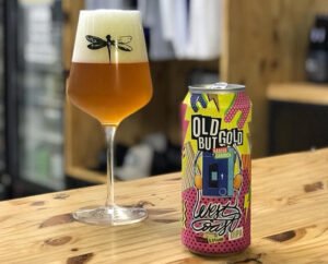 Leia mais sobre o artigo Cerveja da CARIOCΔ brewing co. e da Dádiva relembra os anos 80