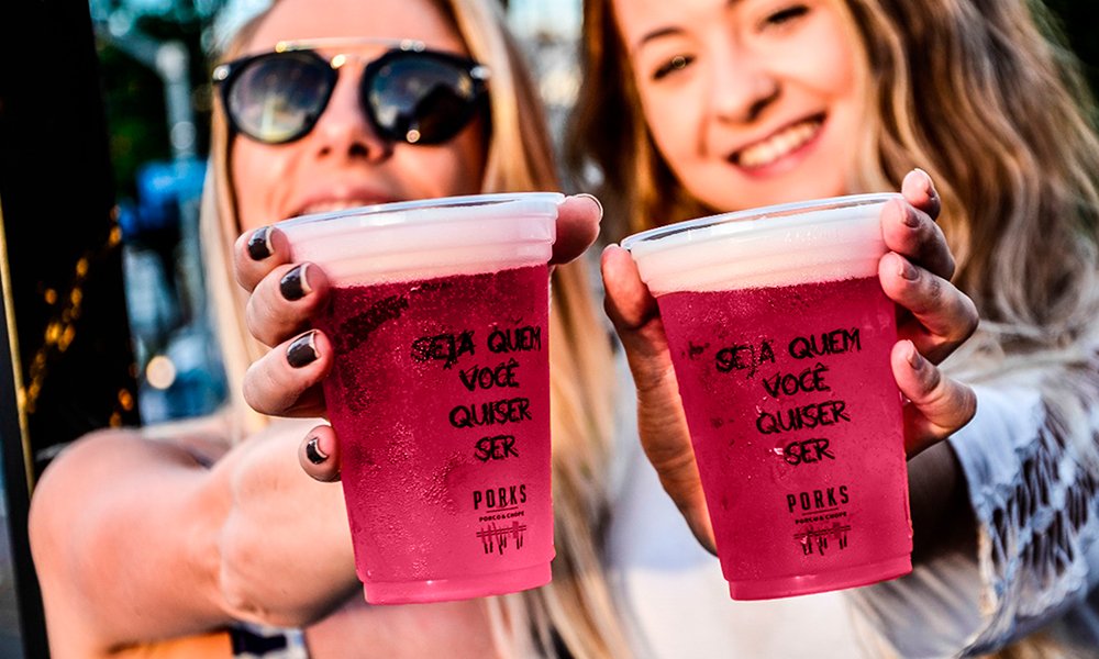 Leia mais sobre o artigo Outubro Rosa: Rede de pubs vai comercializar 50 mil litros de Chope Rosa