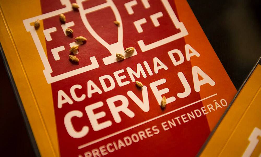 Leia mais sobre o artigo Academia da Cerveja e parceiras oferecem formação gratuita para trabalhar em bares e restaurantes