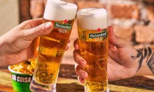 Leia mais sobre o artigo Cabana Burger e Heineken unidos para brindar solteiros