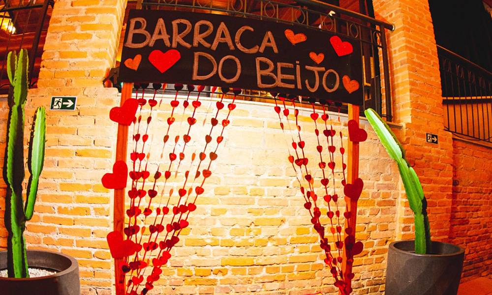 Leia mais sobre o artigo Folks Pub celebra Dia dos Namorados com festa para solteiros encontrarem o match perfeito