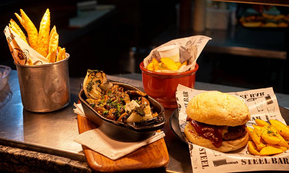 Steel Bar: Happy Hour com Double Lager e Música ao vivo - Você Falou Cerveja - Blog Cervejeiro