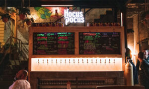 Leia mais sobre o artigo Bar da Hocus Pocus em SP festeja 1º ano com atrações especiais