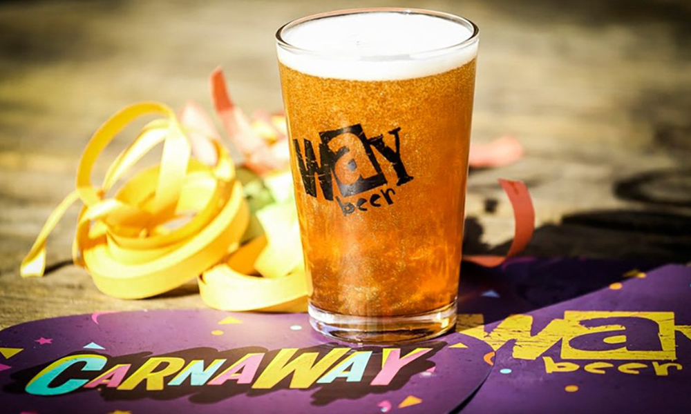 Leia mais sobre o artigo Cervejaria lança bebida com glitter no Carnaval