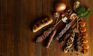 Leia mais sobre o artigo Dia do Churrasco: Espetto Carioca oferece opções premium