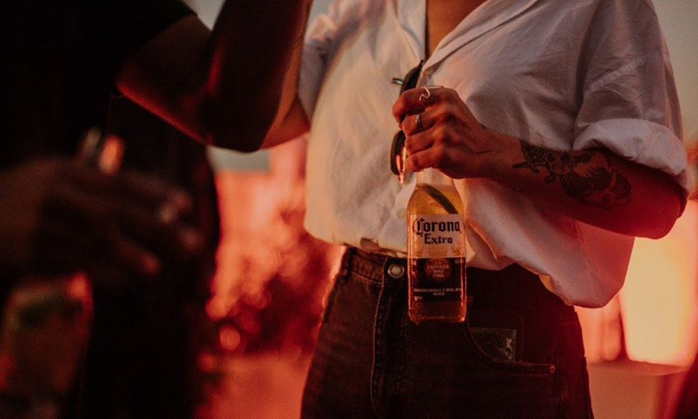Leia mais sobre o artigo Marca de cerveja mais valiosa do Mundo, Corona bate recordes no Brasil