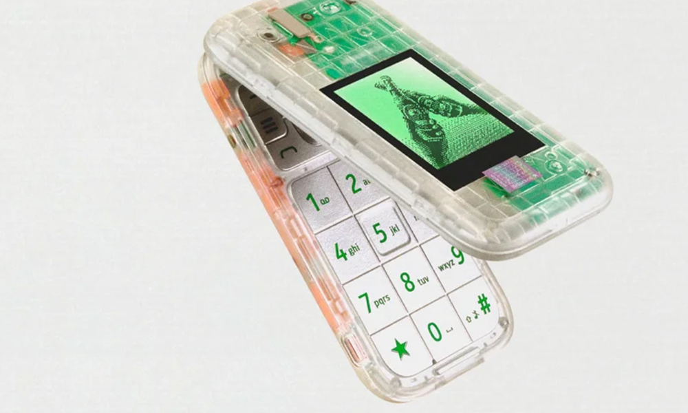 Leia mais sobre o artigo Heineken lança o Boring Phone, celular que promove a socialização