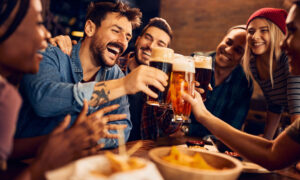 Leia mais sobre o artigo Black Friday do Zé Delivery: Descontos de até 20%, benefícios exclusivos com Stanley e Shopee, e entrega rápida em minutos