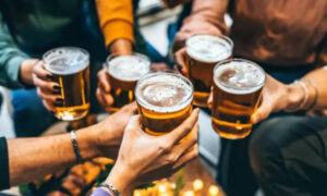 Leia mais sobre o artigo Harmonize diferentes estilos de cerveja Ashby com Pratos de Ano Novo