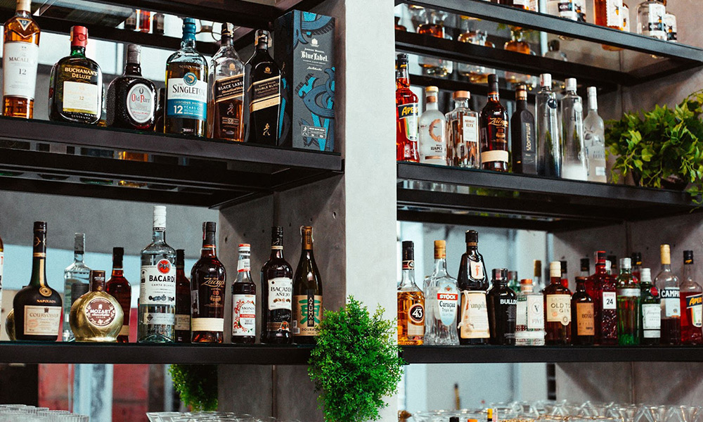 Leia mais sobre o artigo Focado na coquetelaria clássica, Highway Bar chega em Pinheiros