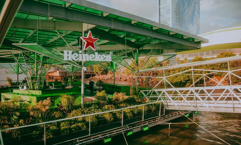 Leia mais sobre o artigo Heineken Floating Bar POA: Veja a programação do final de semana
