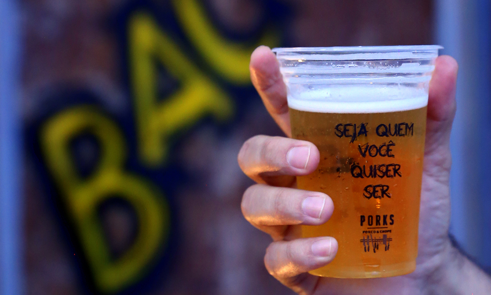 Leia mais sobre o artigo Porks Savassi completa 3 anos com chope a R$ 3, rock ao vivo e brindes!