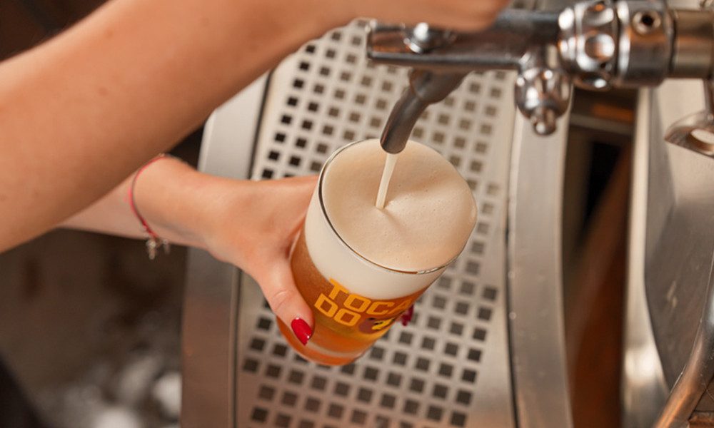 Leia mais sobre o artigo Cervejas com coco queimado, paçoca e caju entram no cardápio exclusivo da Toca do Urso