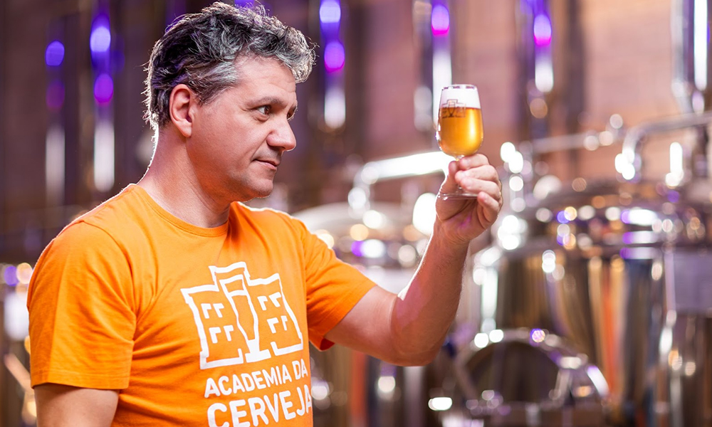 Leia mais sobre o artigo Ambev traz ao Brasil curso internacional inédito de tecnologia Cervejeira