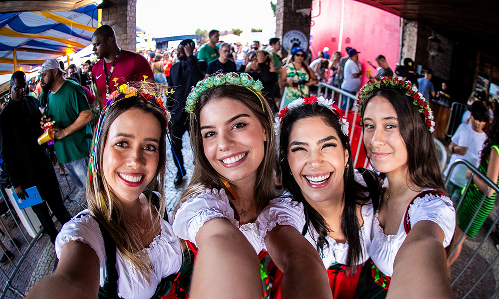 Leia mais sobre o artigo Oktoberfest Beagá terá mais de 20 cervejarias e 40 rótulos diferentes de cerveja