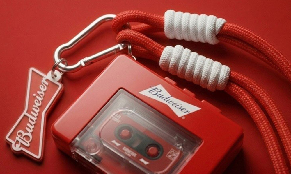 Com mixtape gravada na hora e fitas K7, Budweiser transforma nostalgia em experiência no Lollapalooza Brasil 2026 - Você Falou Cerveja - Blog Cervejeiro