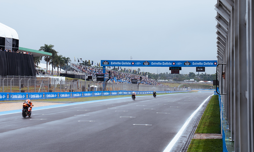 Leia mais sobre o artigo Estrella Galicia na MotoGP Brasil 2026: Experiências e Ações em Goiânia