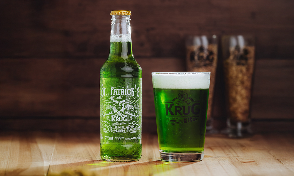 Leia mais sobre o artigo Krug Bier confirma edição 2026 da famosa cerveja verde St. Patrick’s em long neck