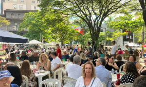 Leia mais sobre o artigo Café com Blues no Sion: Gastronomia e música na Praça Alaska