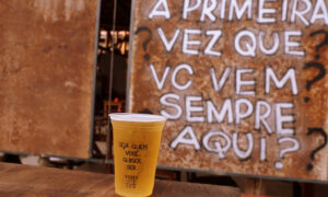 Leia mais sobre o artigo Porks da Praça Tiradentes: Bar homenageia Tiradentes cortando imposto de chope