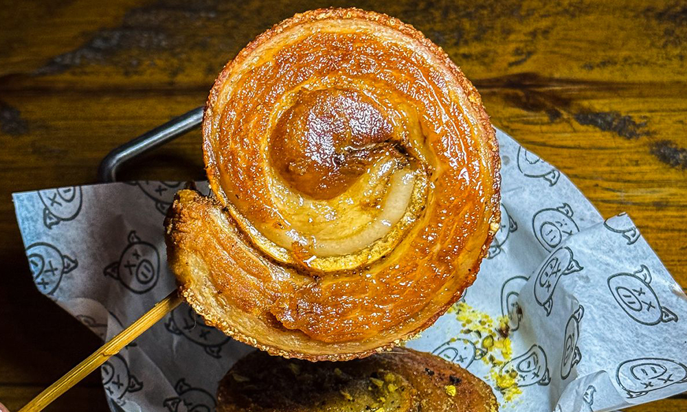 https://vocefaloucerveja.com.br/wp-content/uploads/2026/04/Blog-Cervejeiro-Porks-Chope-gratis-para-CLT-no-Dia-do-Trabalhador-Voce-Falou-Cerveja.jpg