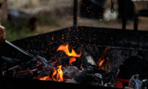Leia mais sobre o artigo Festival NA BRASA BBQ – ON THE ROAD une o melhor do churrasco e carros antigos em Belo Horizonte